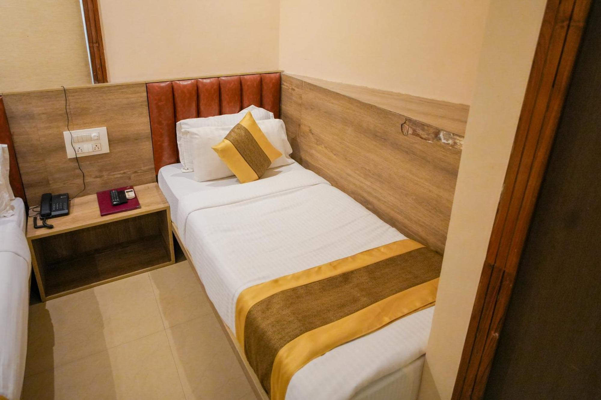 Hotel Skylink Hospitality Mahalaxmi 孟买 外观 照片