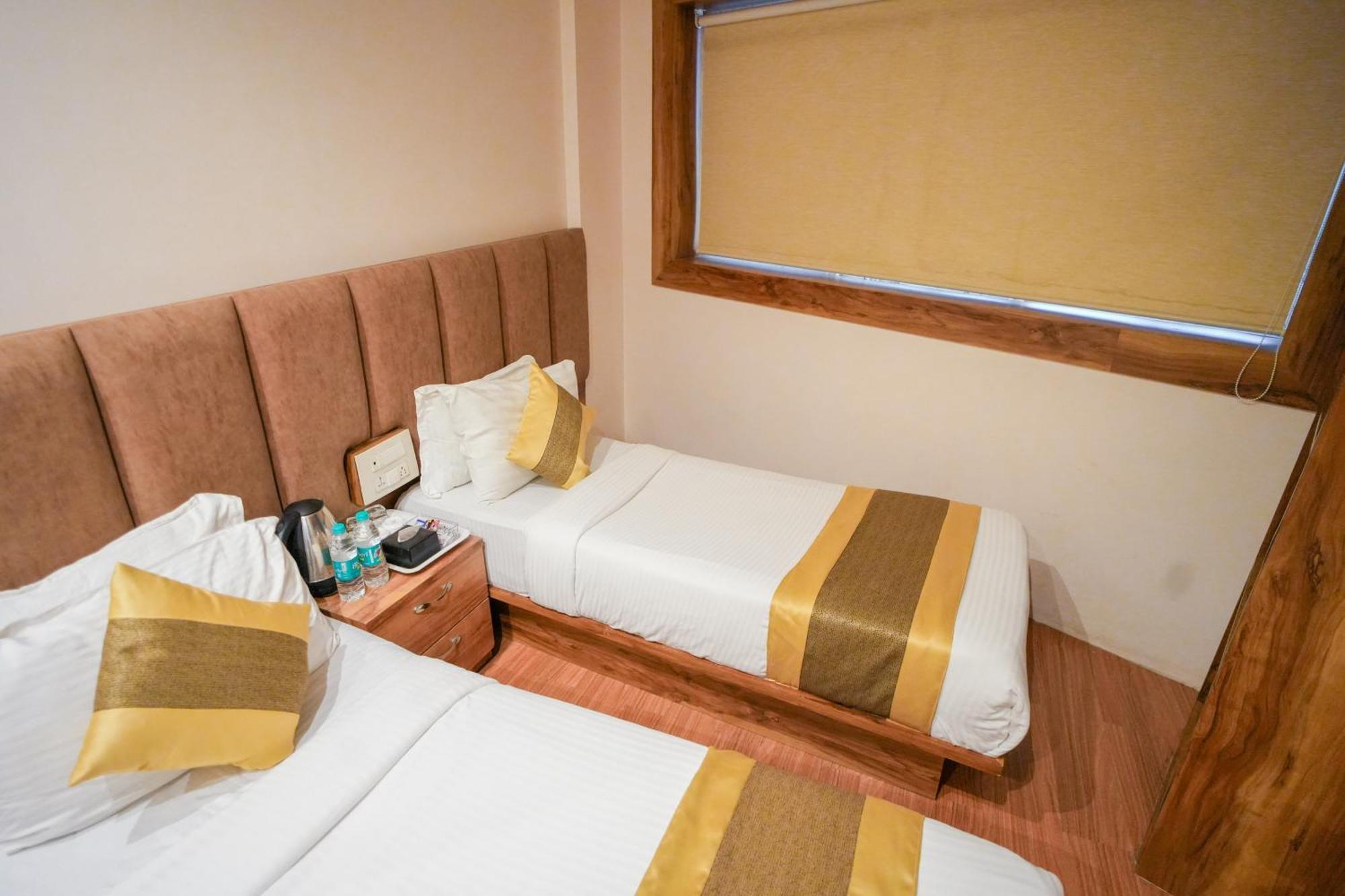 Hotel Skylink Hospitality Mahalaxmi 孟买 外观 照片