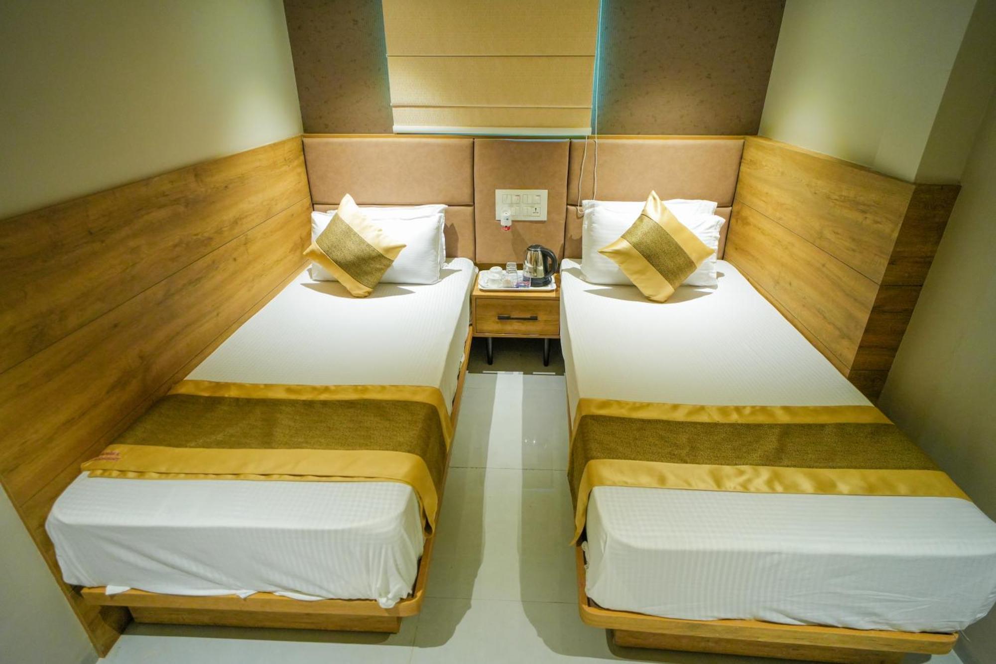 Hotel Skylink Hospitality Mahalaxmi 孟买 外观 照片